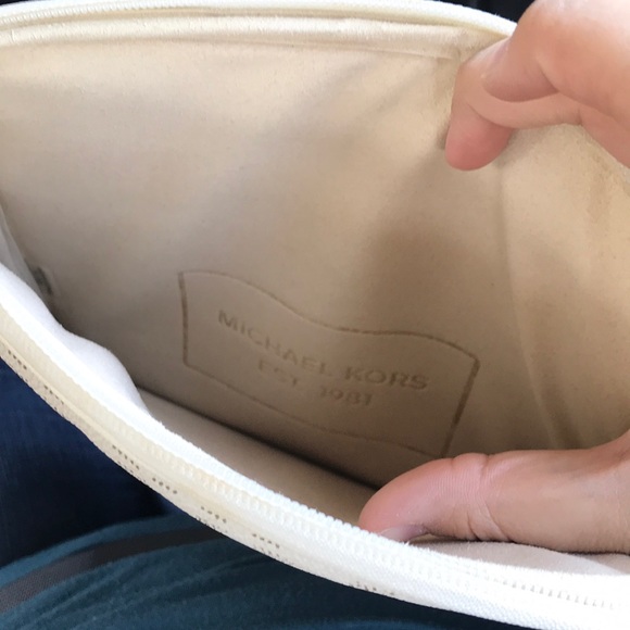 Tablet holder - Picture 3 of 4